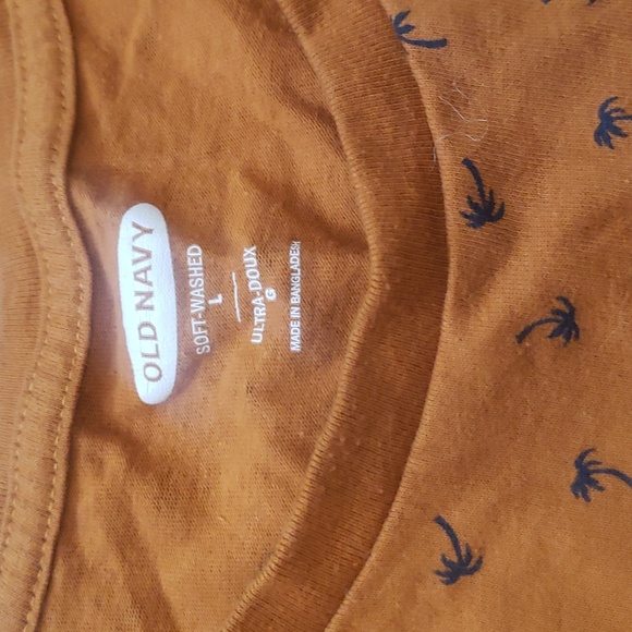 Old Navy Tee - Picture 2 of 6